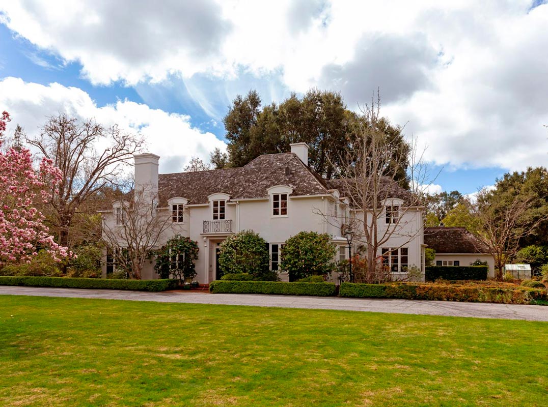 Camellia Hedges – A Pedigreed Garden Estate